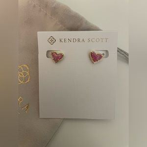 Kendra Scott Ari Heart Gold Stud Earrings in Pink